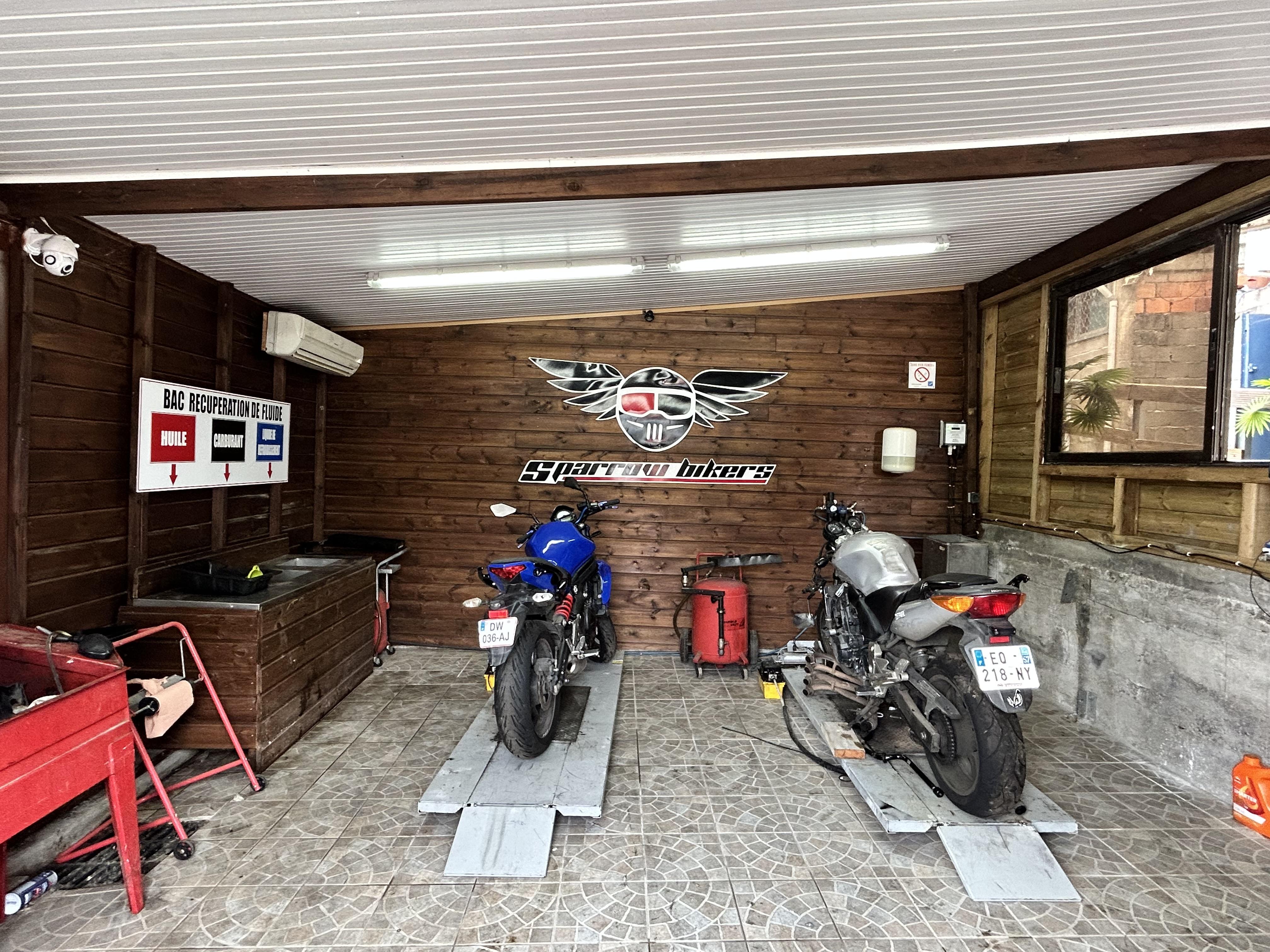 BIKER ISLAND