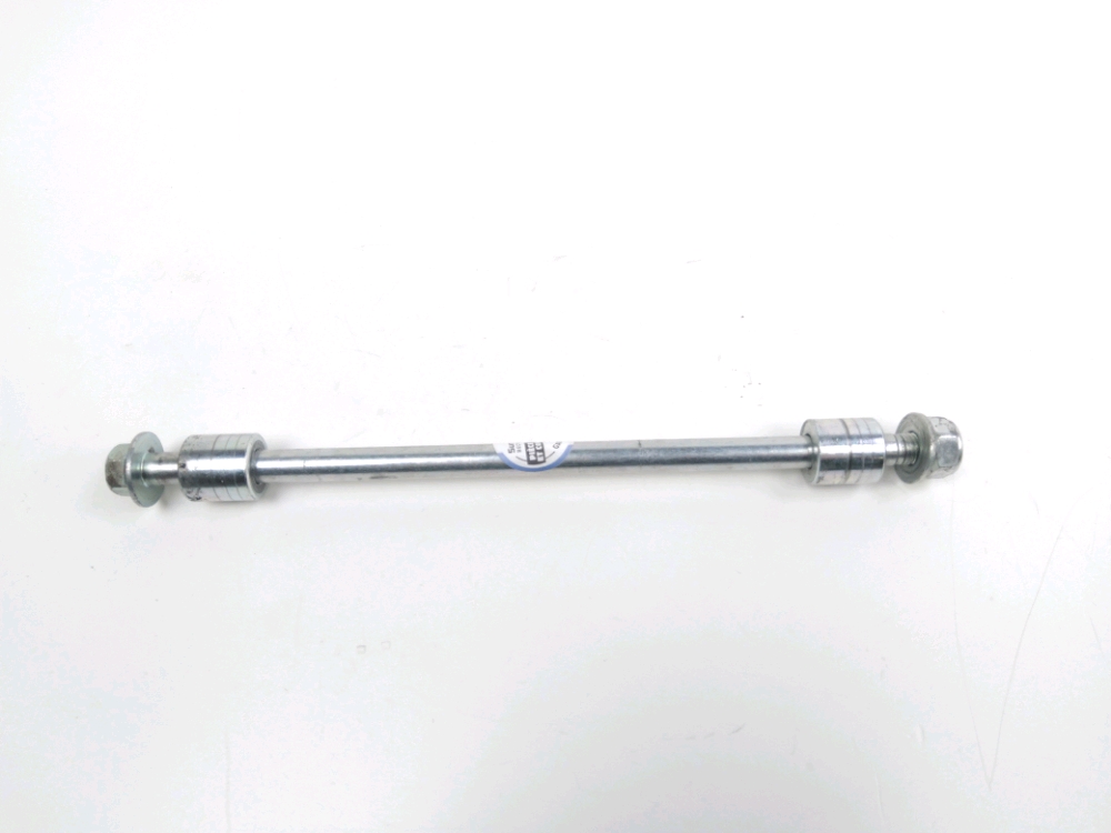 Axe de roue avant