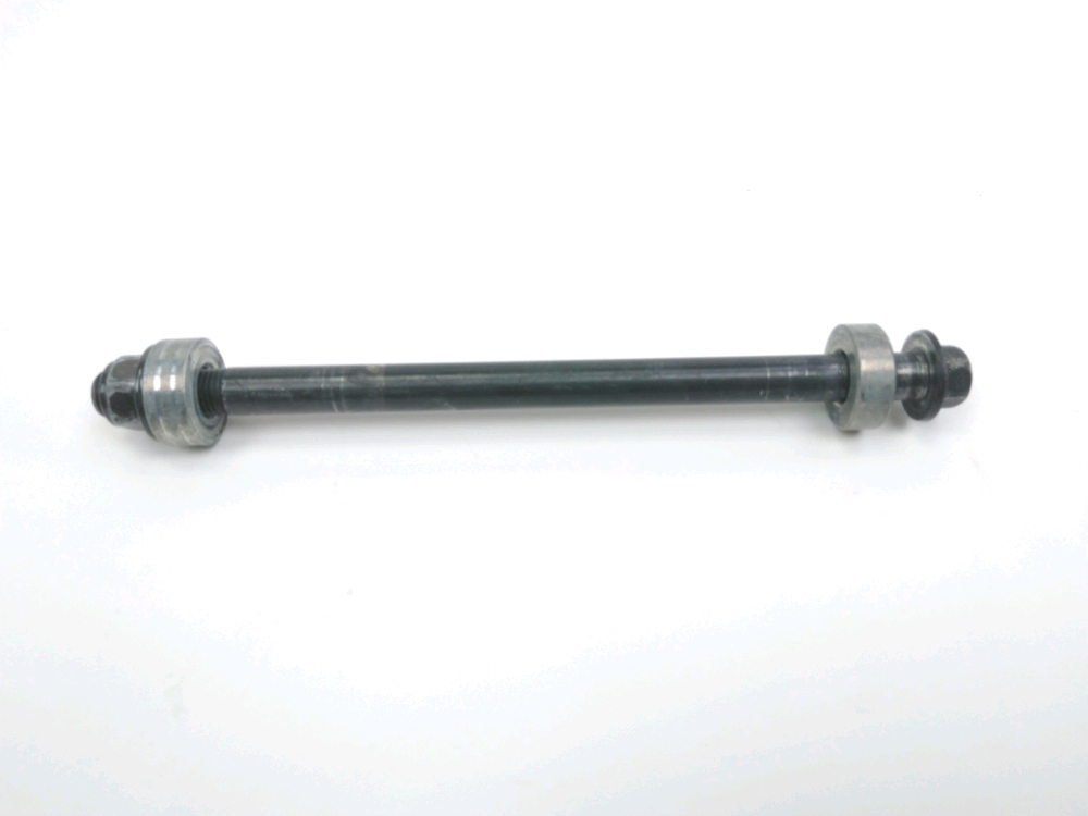 Axe de roue arriere