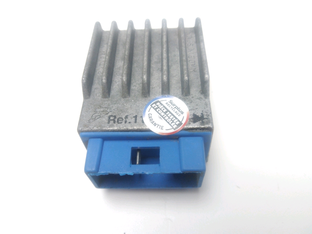 Regulateur de tension