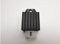 Regulateur de tension