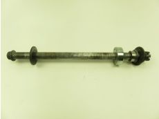 Axe de roue arriere