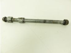 Axe de roue arriere