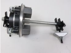 Axe de roue arriere