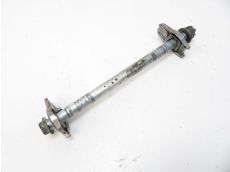 Axe de roue arriere