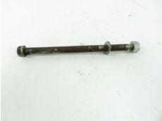 Axe de roue arriere