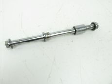 Axe de roue arriere