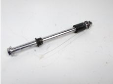 Axe de roue arriere