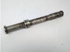 Axe de roue avant