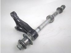 Axe de roue arriere