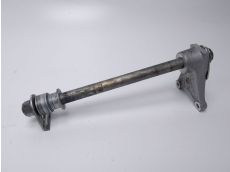 Axe de roue arriere