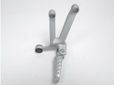 Platine et repose pieds arriere droit