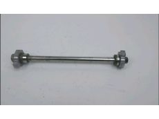 Axe de roue arriere