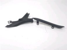 Cache lateral droit