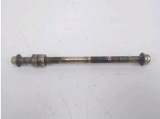 Axe de roue avant
