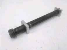 Axe de roue arriere