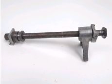 Axe de roue arriere