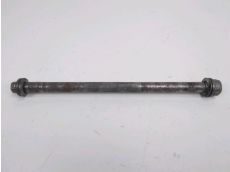 Axe de roue arriere