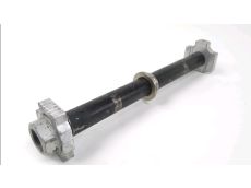 Axe de roue arriere