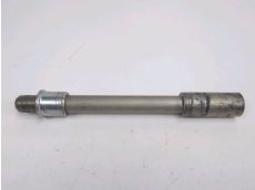 Axe de roue avant
