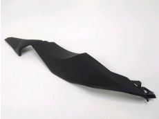 Cache lateral gauche