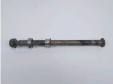 Axe de roue arriere
