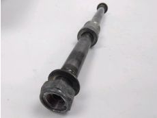 Axe de roue arriere