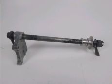 Axe de roue arriere