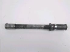 Axe de roue avant
