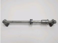 Axe de roue arriere