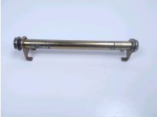 Axe de roue arriere