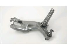 Platine et repose pieds arriere droit