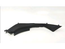 Cache lateral gauche