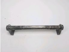 Axe de roue arriere