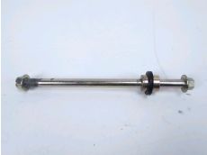 Axe de roue avant