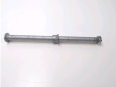 Axe de roue arriere