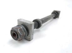 Axe de roue arriere