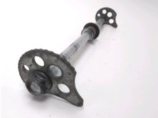 Axe de roue arriere