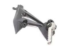 Platine et repose pieds arriere droit