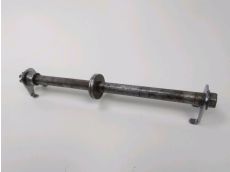 Axe de roue arriere