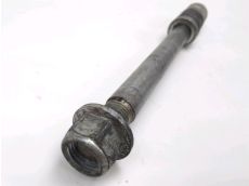 Axe de roue arriere