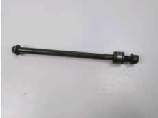 Axe de roue avant