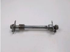 Axe de roue arriere