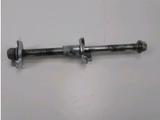 Axe de roue arriere