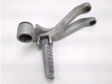 Platine et repose pieds arriere droit