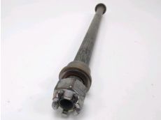 Axe de roue arriere
