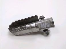 Repose pieds avant gauche