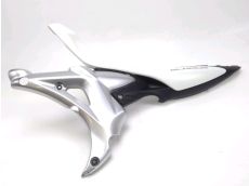 Cache lateral gauche