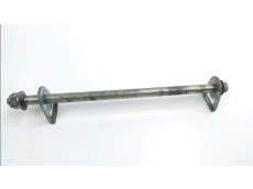 Axe de roue arriere