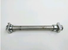 Axe de roue arriere